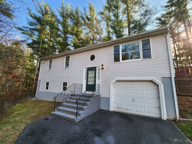 2 Parker Ter, Freetown, MA 02717
