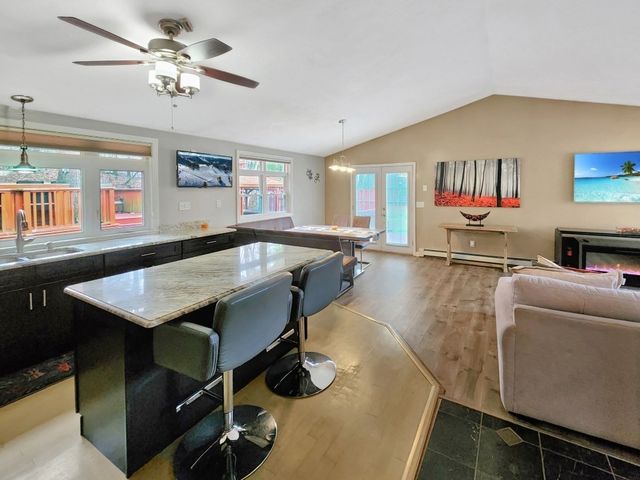 2 Parker Ter, Freetown, MA 02717