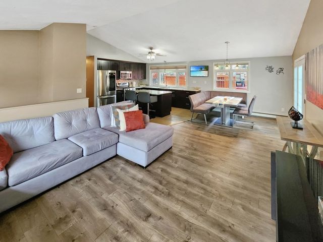 2 Parker Ter, Freetown, MA 02717