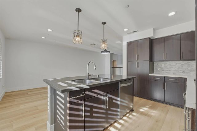 1634 Fairlead Avenue, Carlsbad, CA 92011