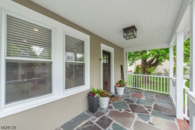 6 Maple St, Bernardsville Boro, NJ 07924