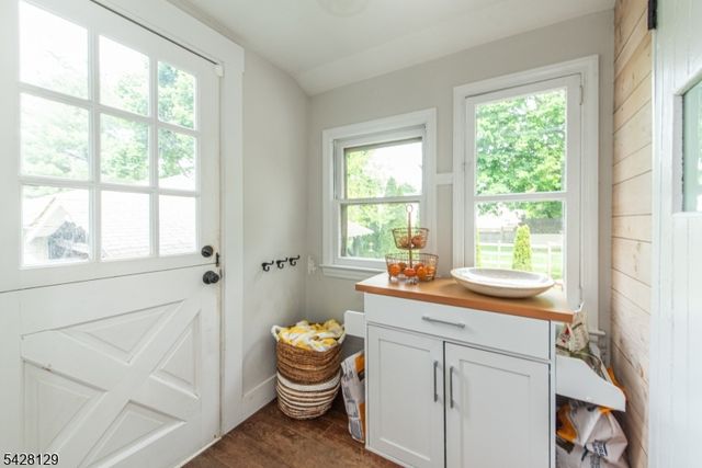 6 Maple St, Bernardsville Boro, NJ 07924