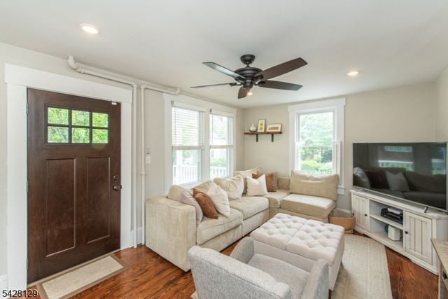 6 Maple St, Bernardsville Boro, NJ 07924