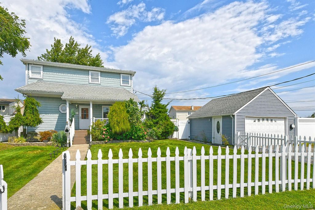 48 Lake Street, Lindenhurst, NY 11757 — photo 2