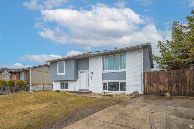 5481 W HEATH AVE, Kearns, UT 84118