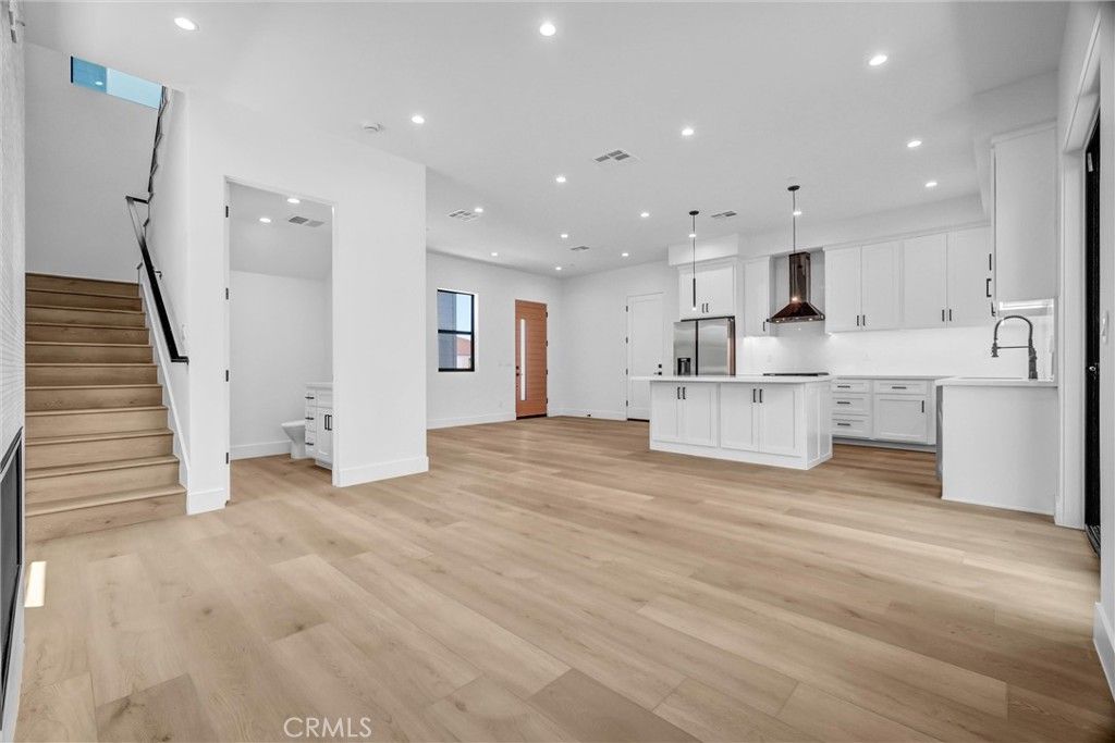 Image 11 of property listing at 14810 Eastwood Avenue, Lawndale, CA 90260