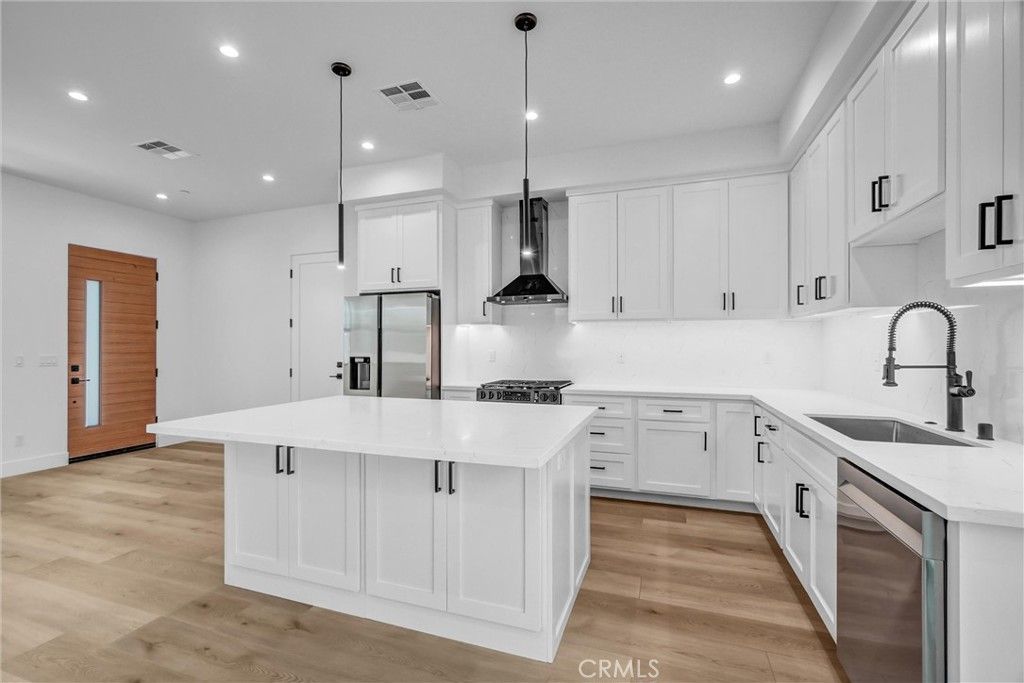 Image 12 of property listing at 14810 Eastwood Avenue, Lawndale, CA 90260