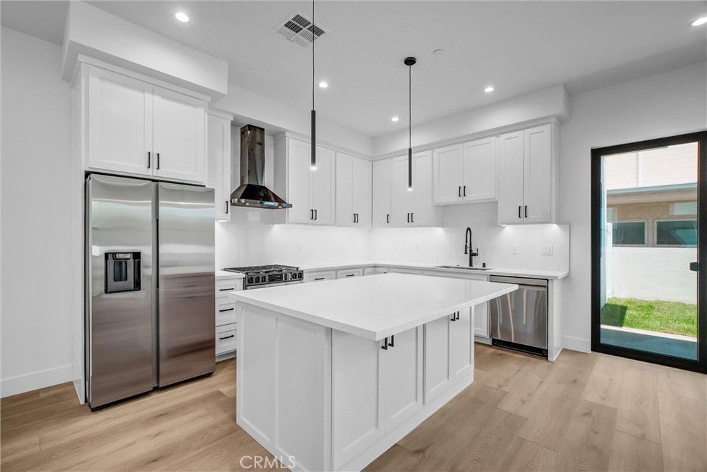 Image 13 of property listing at 14810 Eastwood Avenue, Lawndale, CA 90260