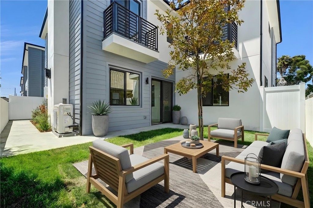 Image 6 of property listing at 14810 Eastwood Avenue, Lawndale, CA 90260