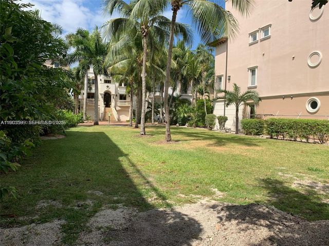 5863 Paradise Point Drive, Palmetto Bay, FL 33157
