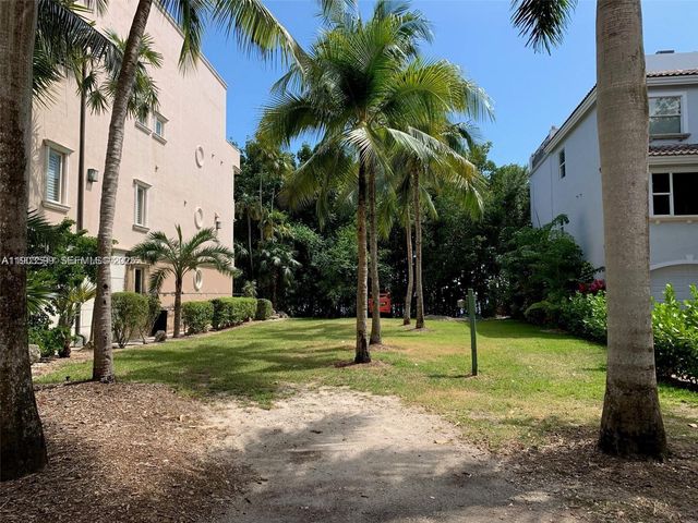 5863 Paradise Point Drive, Palmetto Bay, FL 33157