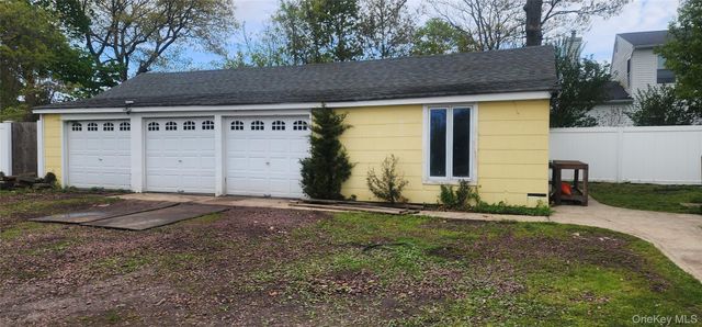 9 Babylon Road, Mastic Beach, NY 11951