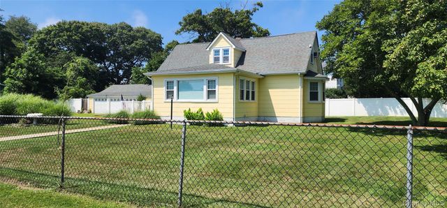 9 Babylon Road, Mastic Beach, NY 11951