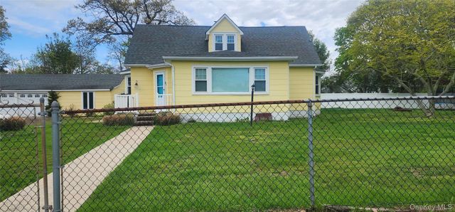 9 Babylon Road, Mastic Beach, NY 11951