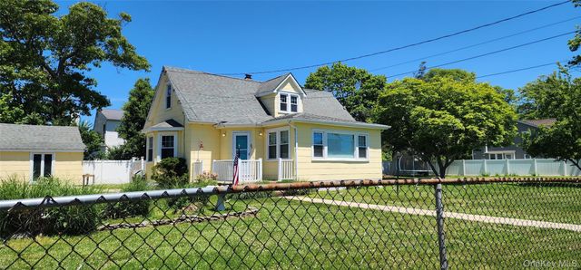 9 Babylon Road, Mastic Beach, NY 11951