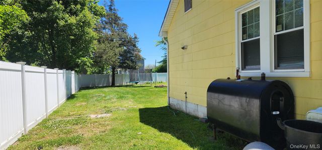9 Babylon Road, Mastic Beach, NY 11951