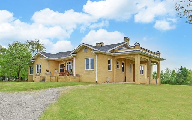 2465 Blue Ridge Drive, Blue Ridge, GA 30513