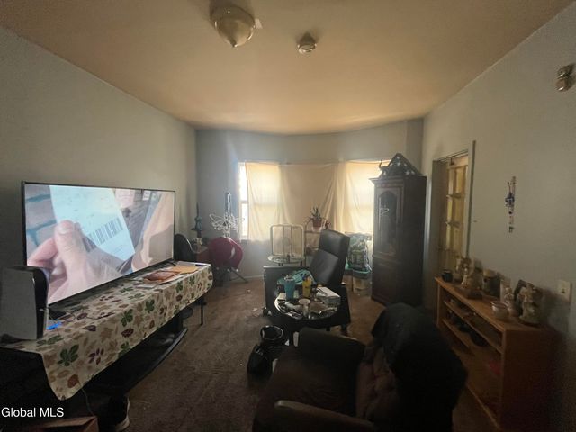 321 9th Street, Troy, NY 12180