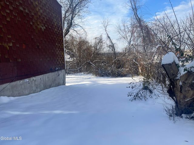 321 9th Street, Troy, NY 12180