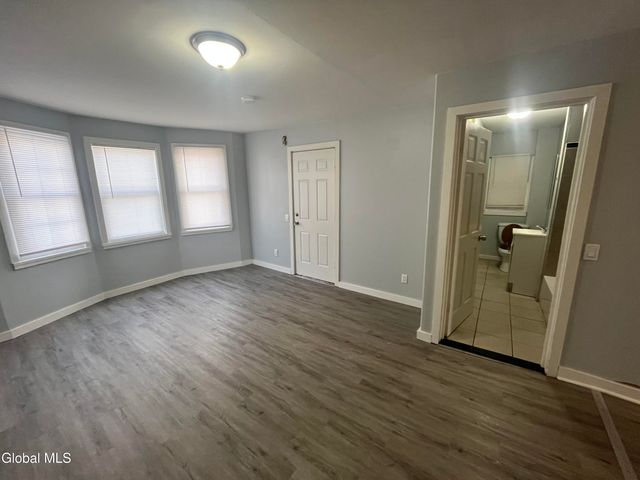 321 9th Street, Troy, NY 12180