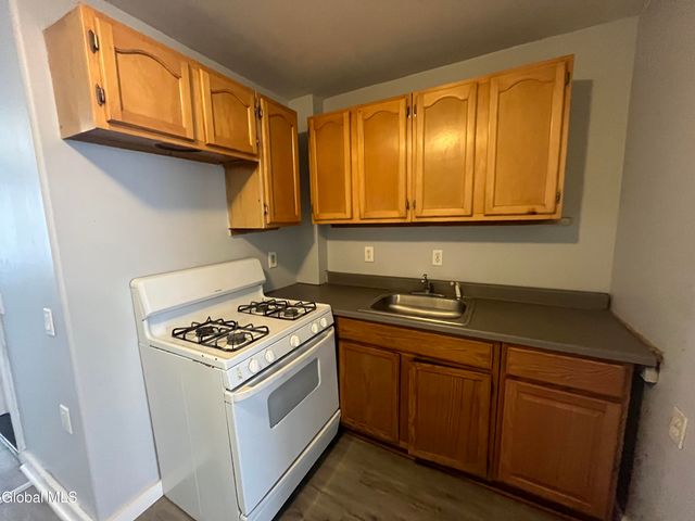 321 9th Street, Troy, NY 12180