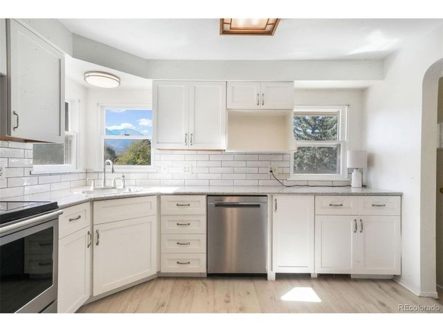 135 Helena Ln, Colorado Springs, CO 80904