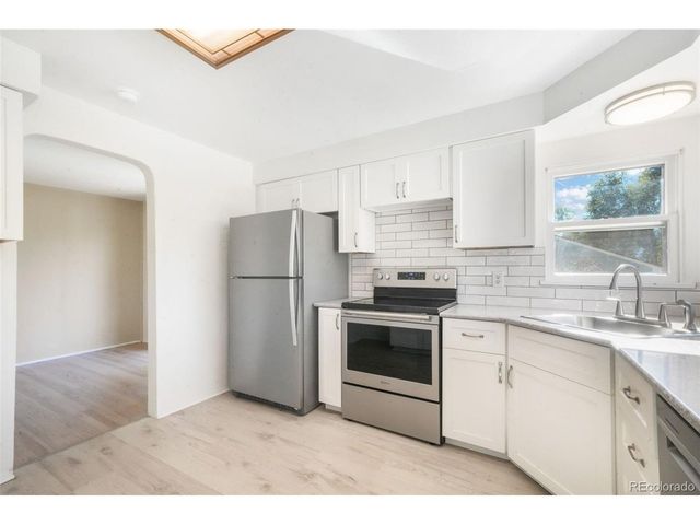 135 Helena Ln, Colorado Springs, CO 80904