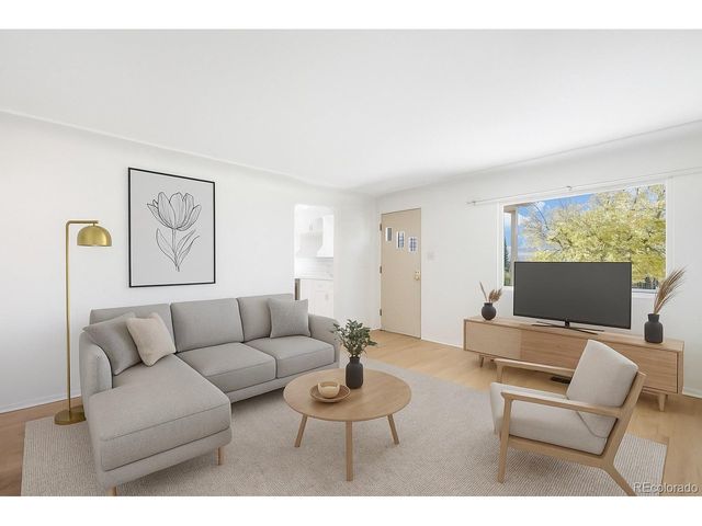 135 Helena Ln, Colorado Springs, CO 80904