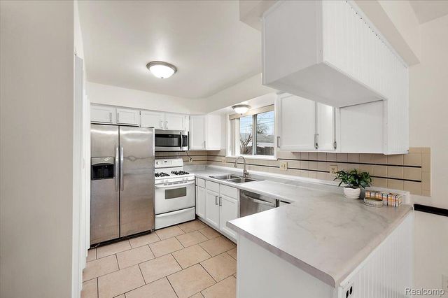 32416 EXETER Drive, Warren, MI 48092