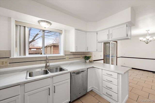 32416 EXETER Drive, Warren, MI 48092