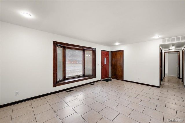 32416 EXETER Drive, Warren, MI 48092