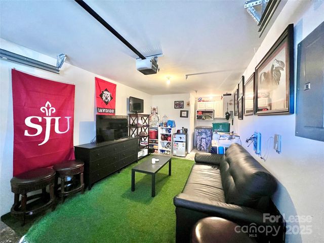 833 W 4th Street, Charlotte, NC 28202