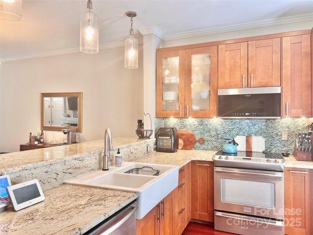 833 W 4th Street, Charlotte, NC 28202