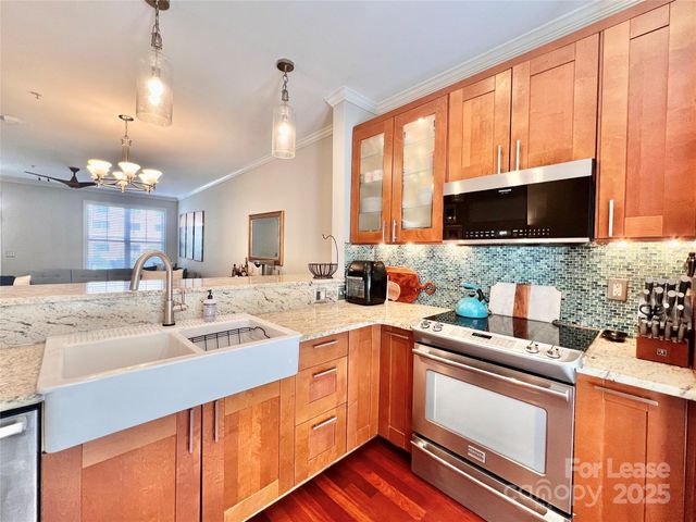 833 W 4th Street, Charlotte, NC 28202