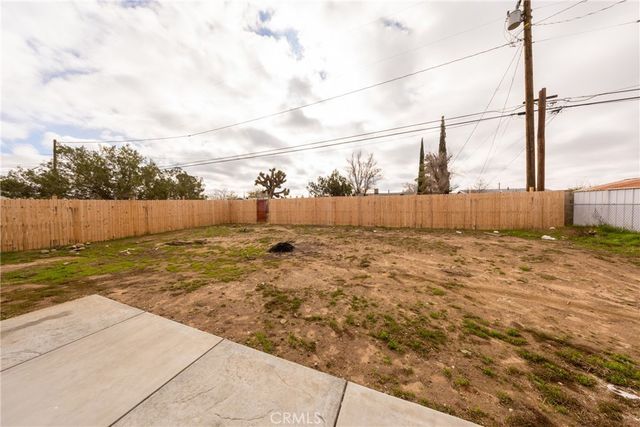 16241 Chestnut Street, Hesperia, CA 92345
