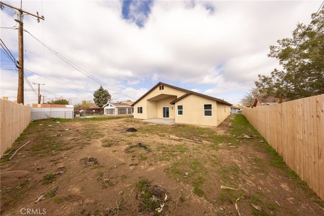 16241 Chestnut Street, Hesperia, CA 92345
