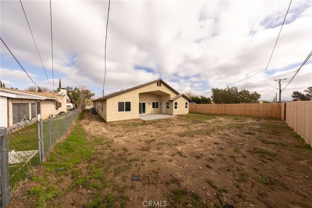 16241 Chestnut Street, Hesperia, CA 92345