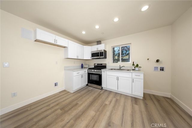 16241 Chestnut Street, Hesperia, CA 92345