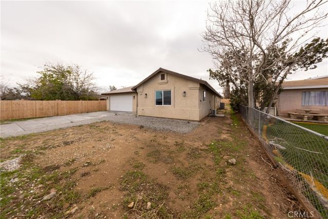 16241 Chestnut Street, Hesperia, CA 92345