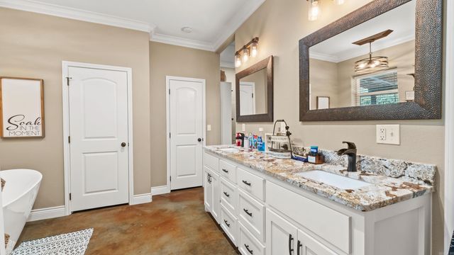 1084 Hhighway 11, Linden, TX 75563