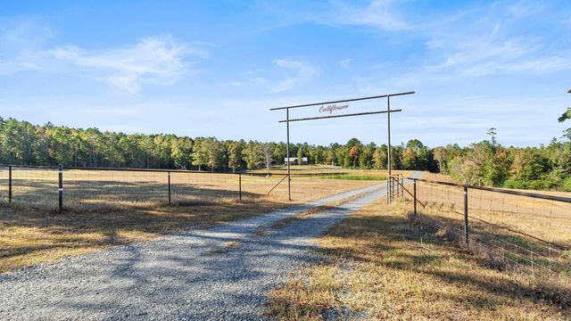 1084 Hhighway 11, Linden, TX 75563