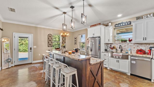 1084 Hhighway 11, Linden, TX 75563