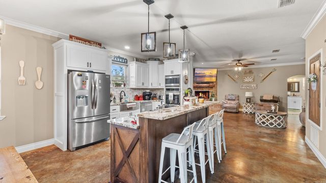 1084 Hhighway 11, Linden, TX 75563