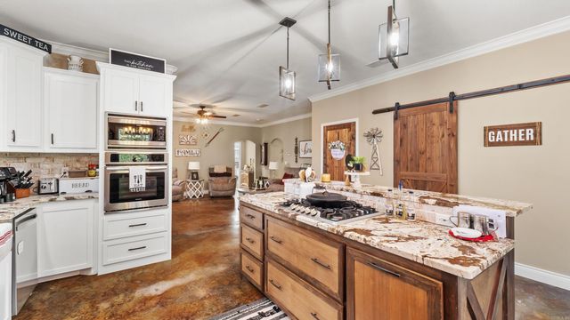 1084 Hhighway 11, Linden, TX 75563