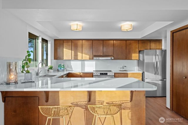 1619 S 226th Place, Des Moines, WA 98198