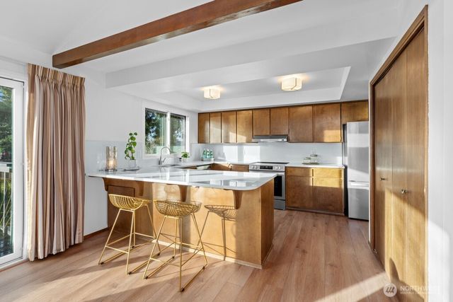 1619 S 226th Place, Des Moines, WA 98198