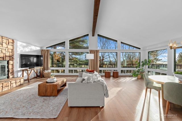 1619 S 226th Place, Des Moines, WA 98198