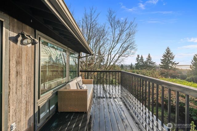 1619 S 226th Place, Des Moines, WA 98198