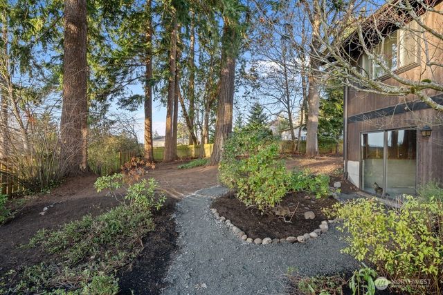 1619 S 226th Place, Des Moines, WA 98198