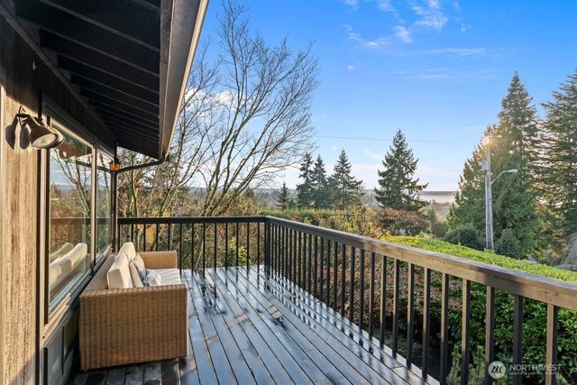 1619 S 226th Place, Des Moines, WA 98198